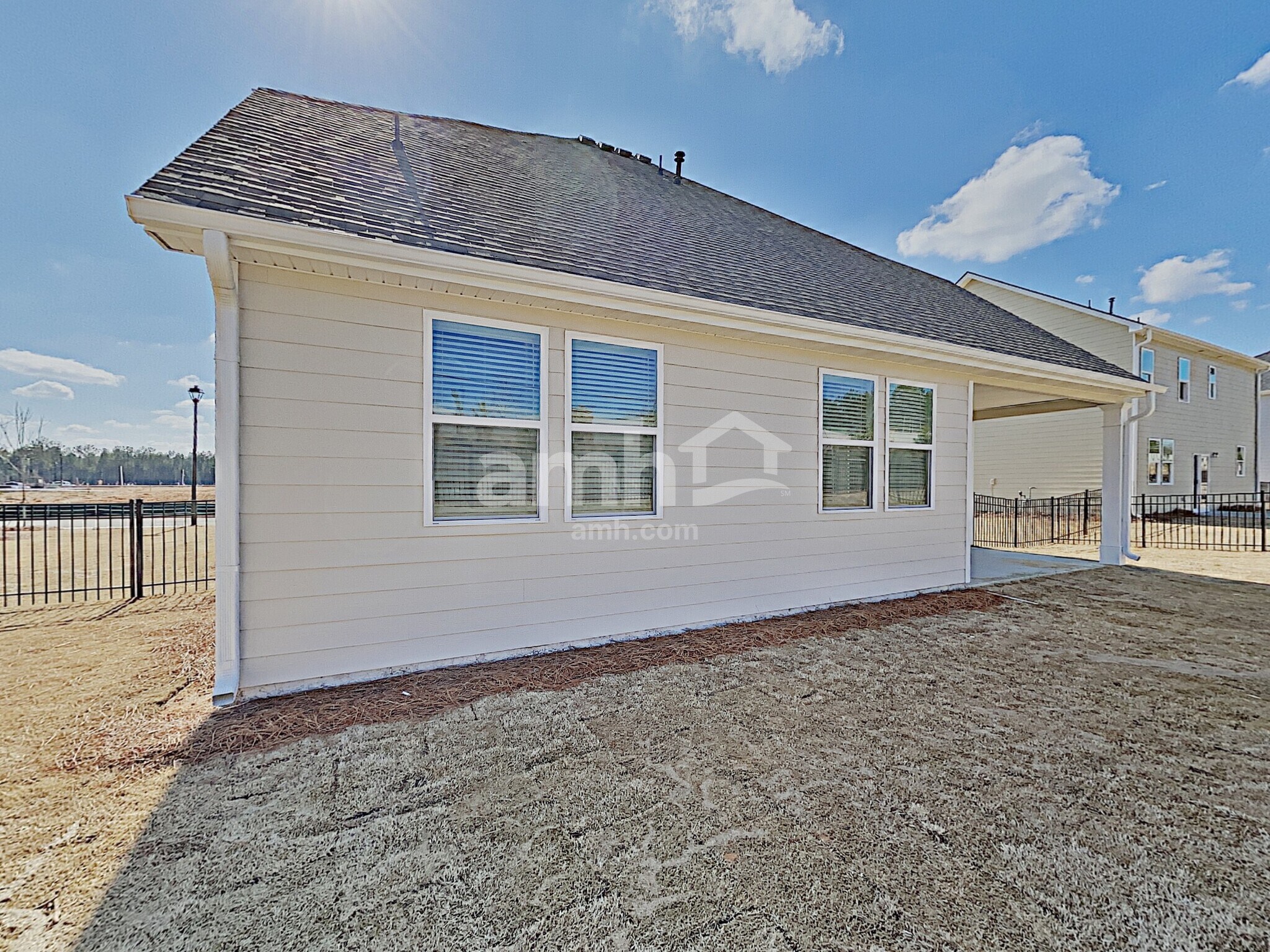 Building Photo - 214 Lake Vista Dr