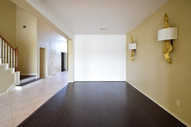Building Photo - 1326 Laura Hills Ln