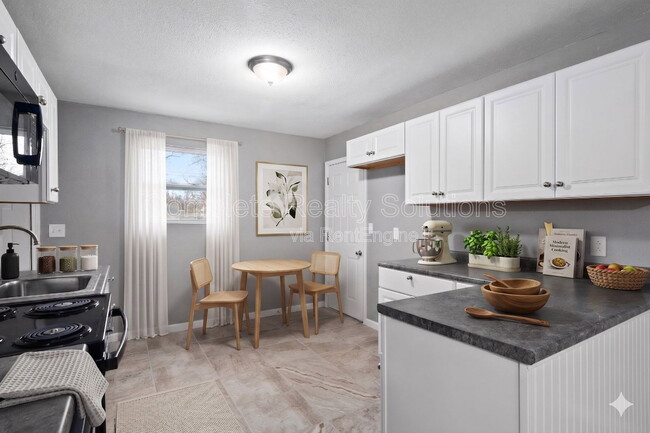 Building Photo - 50 Lynn Meadows Ln