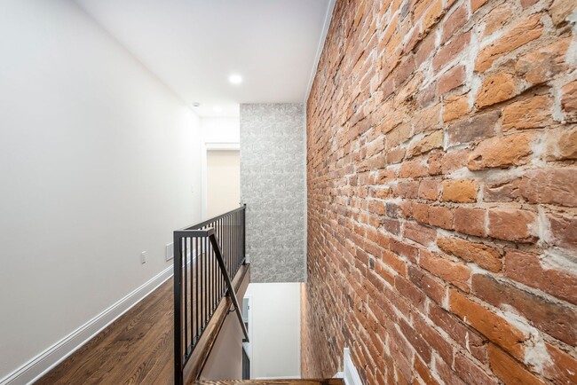 Building Photo - 1925 N 32nd St