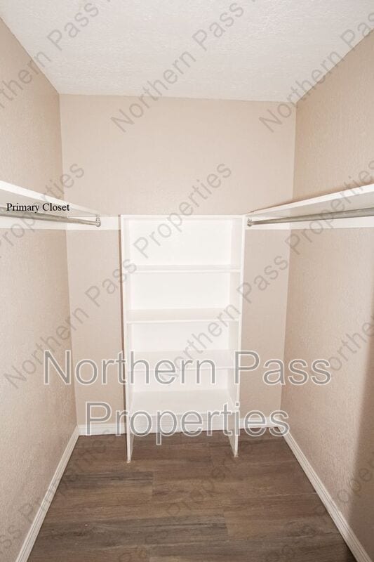 Building Photo - 1582 Bengal Dr