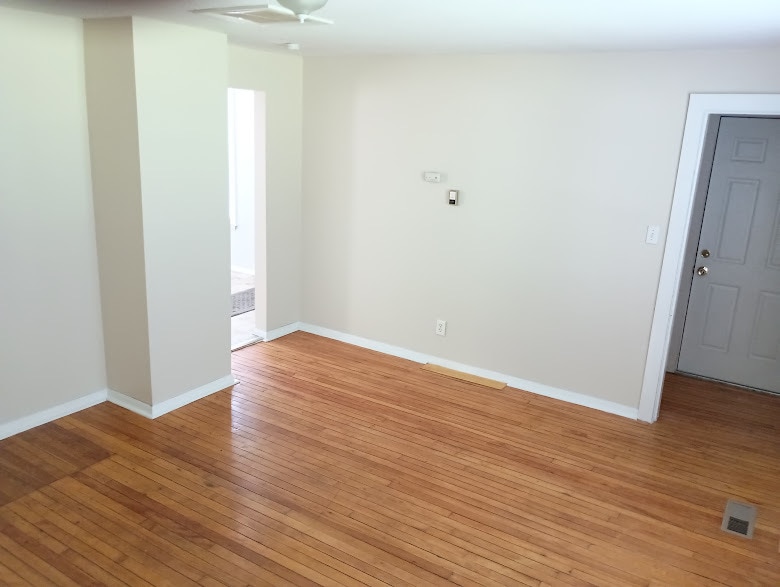 Living room - 60 Quality Ave