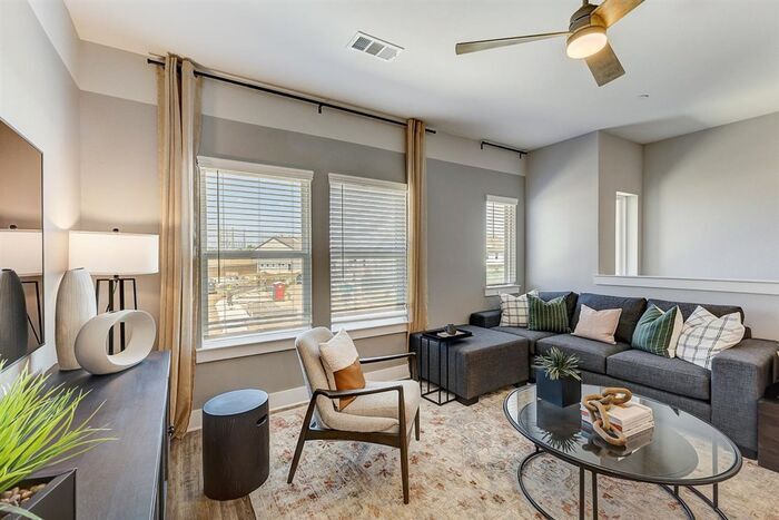 Building Photo - 4709 Tiberius Dr