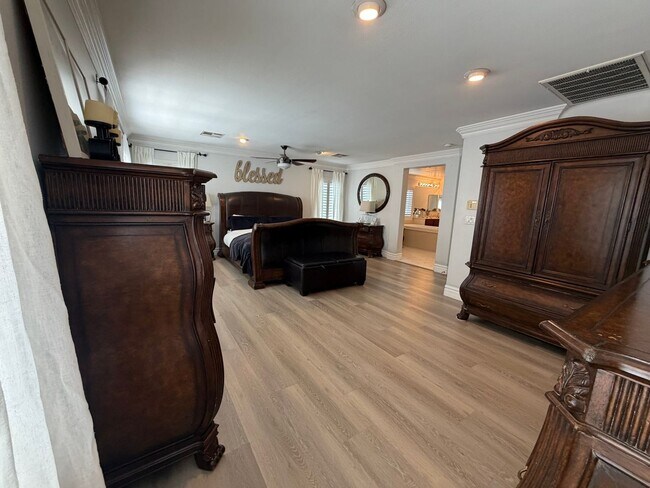 Building Photo - Luxury Home in Lone Mountain Classics