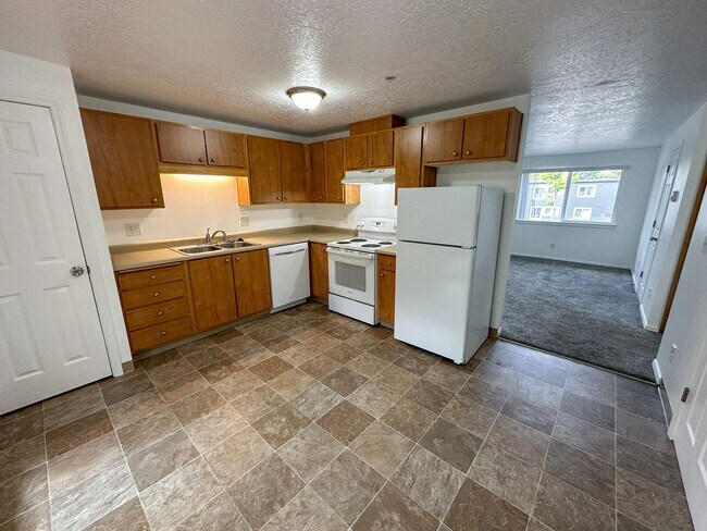 Building Photo - 3446-3462-3462 Hadley St NE