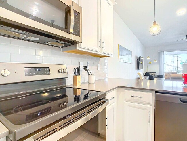 Building Photo - 8879 Cabot Cliffs Dr