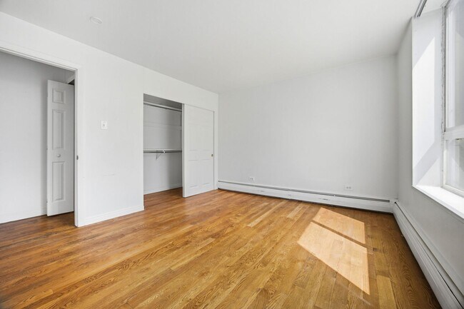 Building Photo - 1390 Emerson St