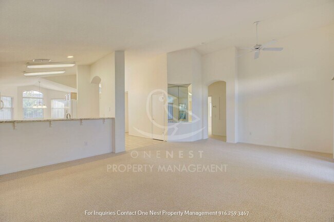 Building Photo - Welcome to Your Dream 55+ Oasis in Sun City Roseville!