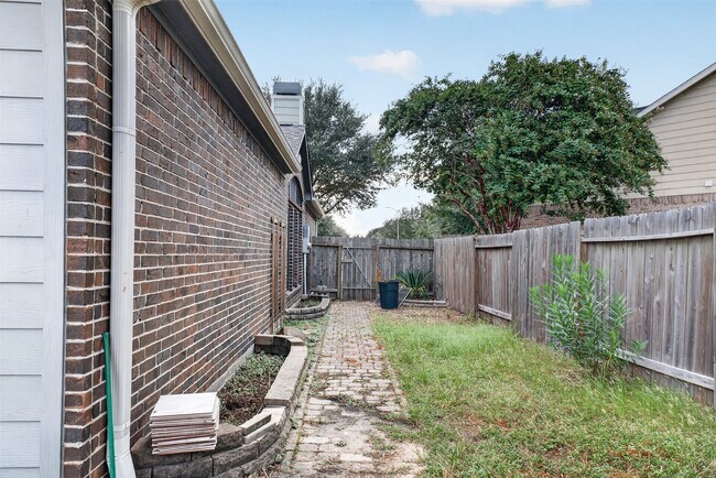 Building Photo - 9762 Wheaton Edge Ln