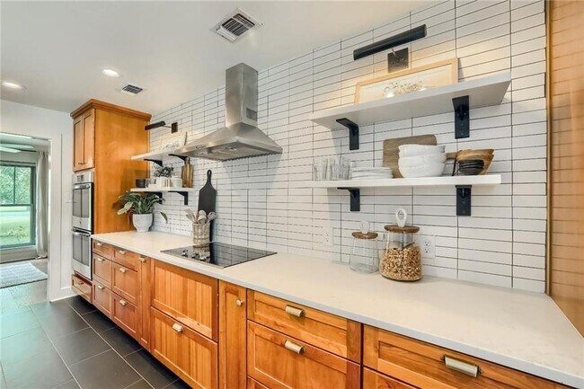 Building Photo - 1524 Sheridan Trail