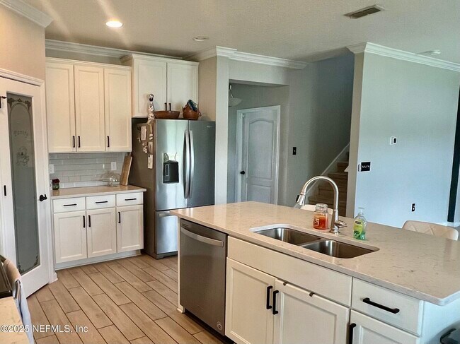 Building Photo - 11498 Red Koi Dr