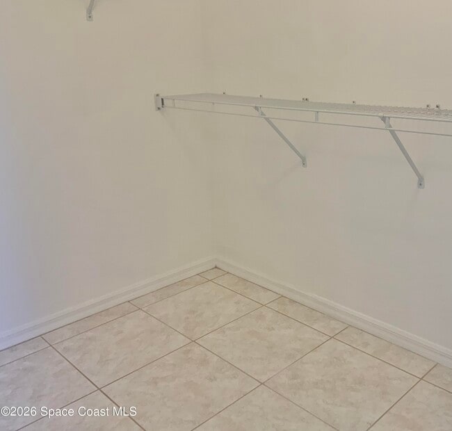 Building Photo - 2087 Deercroft Dr