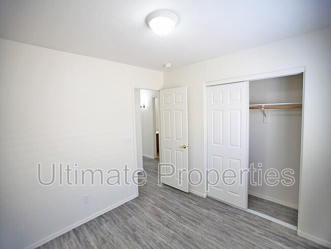 Building Photo - 981 S 242nd Dr