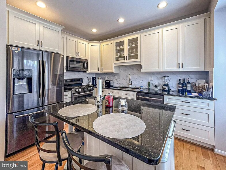 Building Photo - 20780 Dockside Terrace