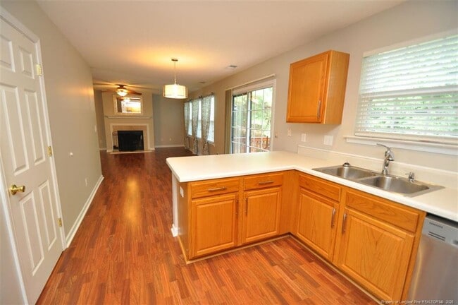 Building Photo - 117 Tiverton Woods Dr