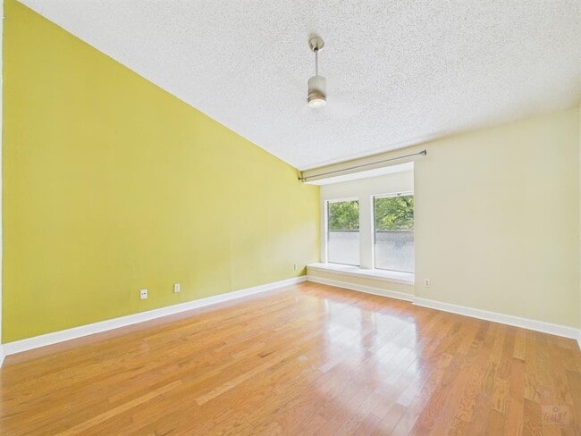 Building Photo - 3839 Dry Creek Dr