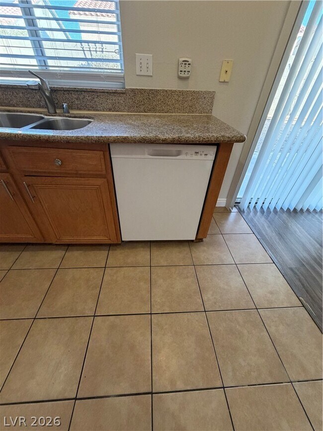 Building Photo - 4024 W Delhi Ave