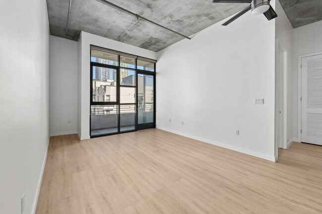 Building Photo - BRAND NEW FLOORS! Spacious 2 Bedroom 2 Bathroom at M2i in Downtown San Diego