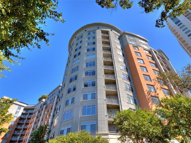 Building Photo - 54 Rainey St