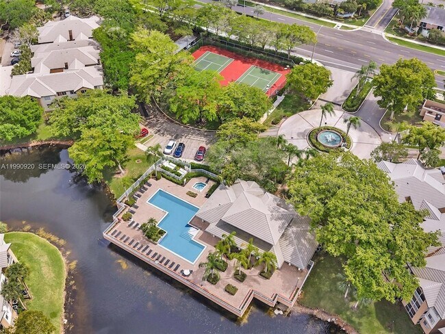 Building Photo - 9777 Westview Dr