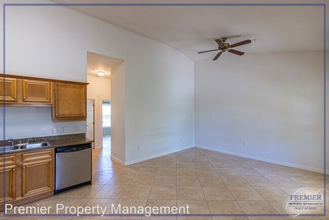 Building Photo - 1555 Blue Point Ave