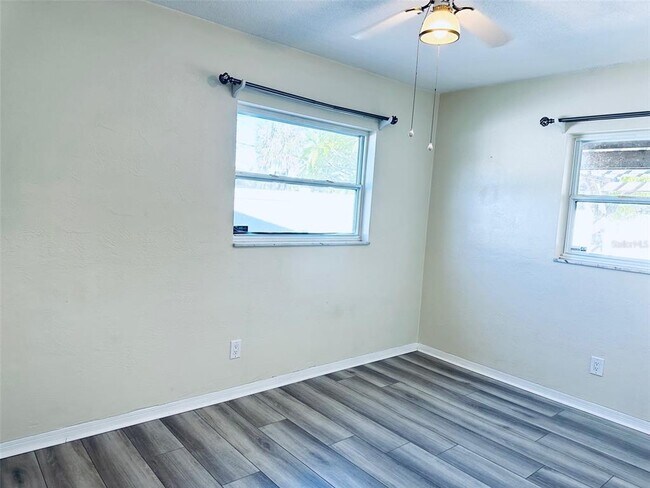 Building Photo - 2483 66th Terrace S