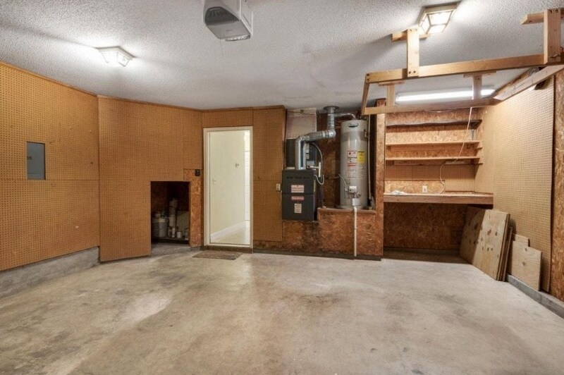 Building Photo - 2014 Mistral Ln E