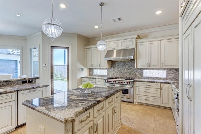 Building Photo - 3749 Olympia Dr