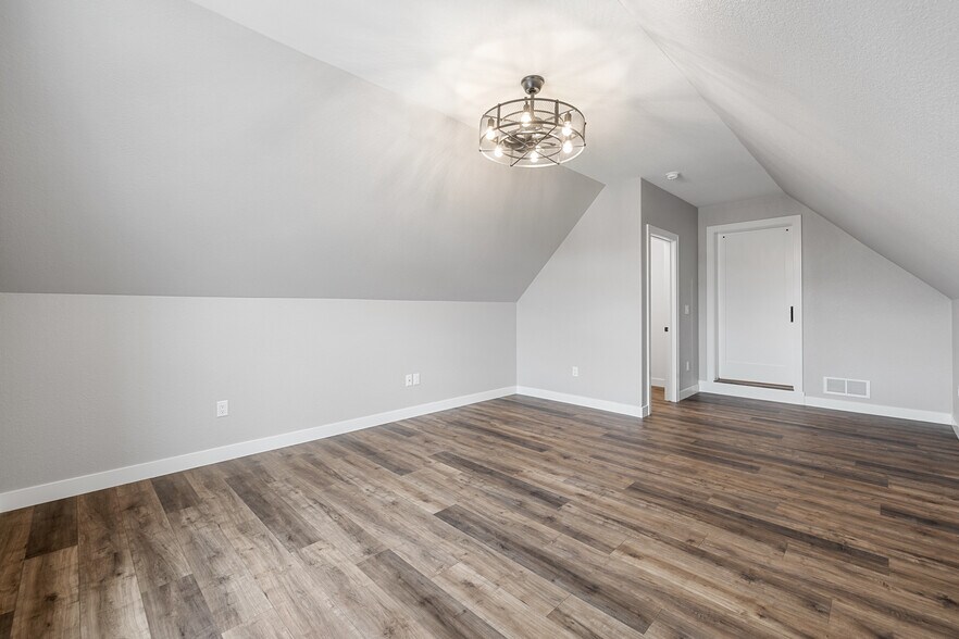 Building Photo - 1867 Woodland Way