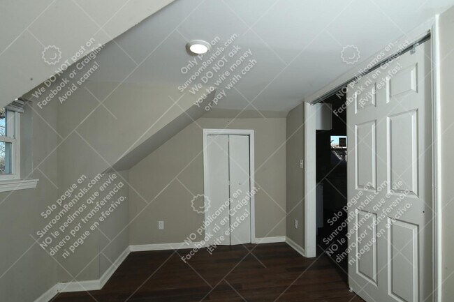 Building Photo - 330 N Randolph St A