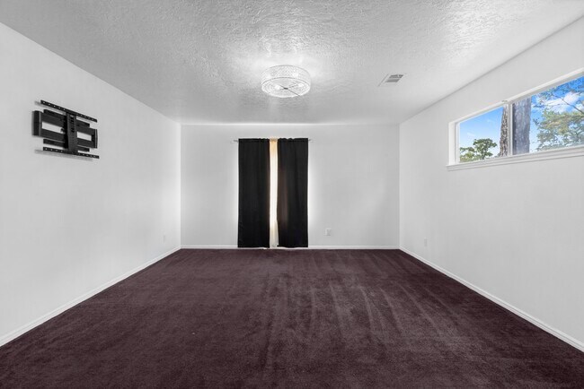 Building Photo - 5206 Lodge Creek Dr