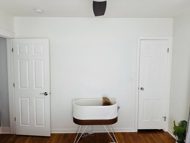 Building Photo - East Grand Rapids Gem: 4-Bedroom, 2-Bath U...