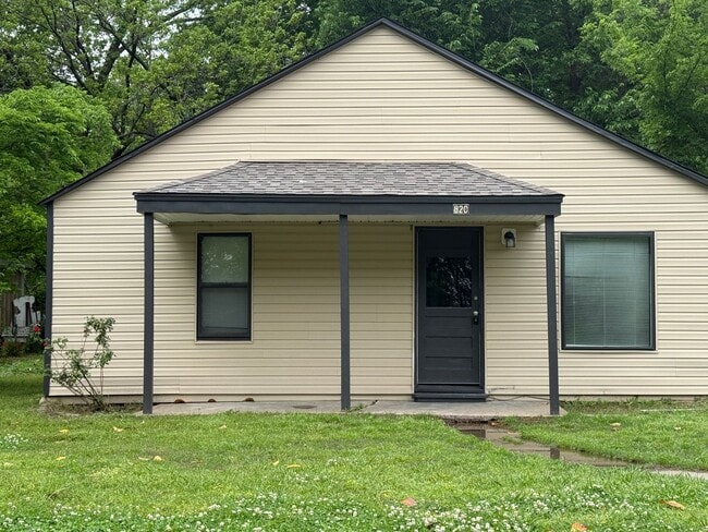Building Photo - Adorable 2 bedroom 1 bath Broken Arrow Home, Close to the Rose District!