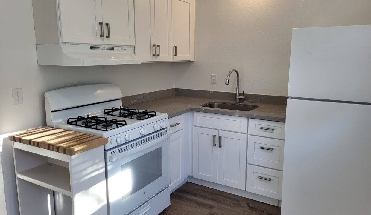 Building Photo - 3340 Belmont Ave