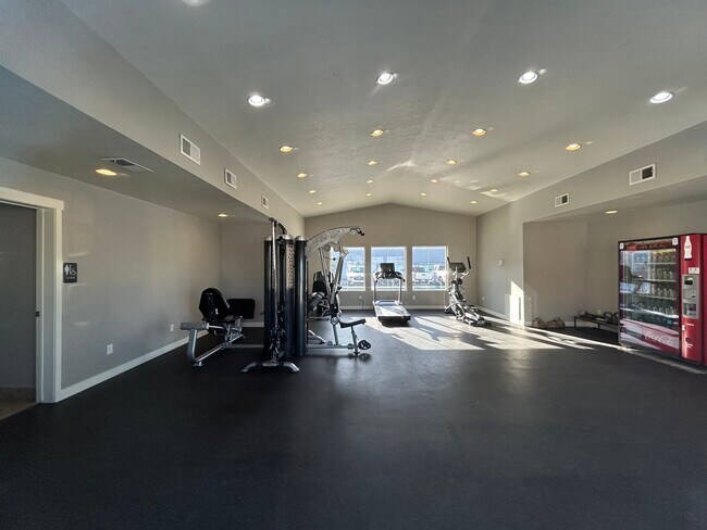 Building Photo - 14369 S Oakfield Way