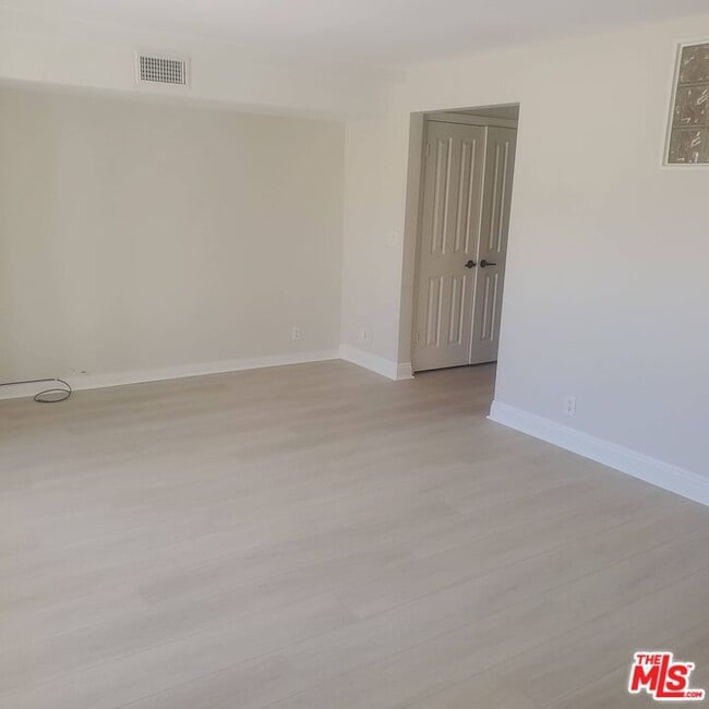 Building Photo - 42100 Parado Del Sol Dr