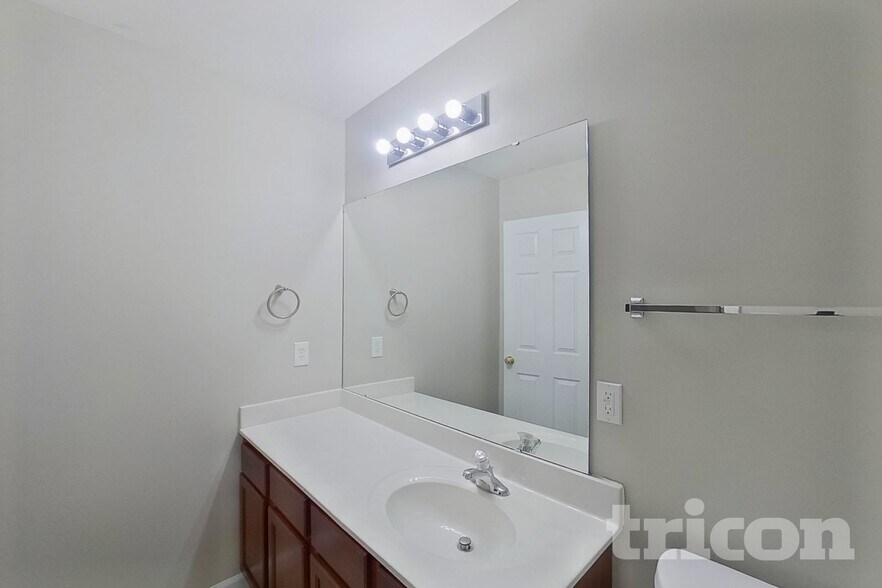 Building Photo - 322 Burning Brook Dr