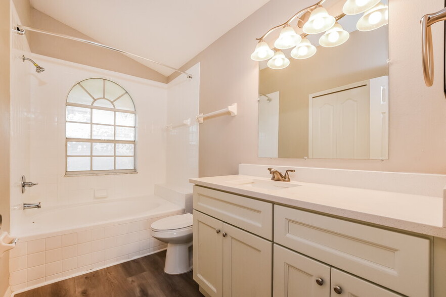 Building Photo - 4732 Fort Bravo Ct