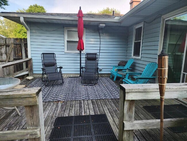 Building Photo - Coming Soon - Nice 2 bedroom 1 1/2 bathroo...