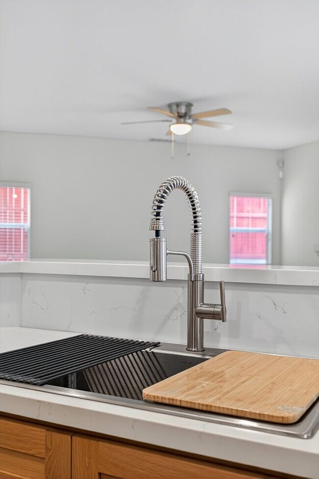 Building Photo - Most Desireable Neighborhood in Temecula  Eastridge by Redhawk