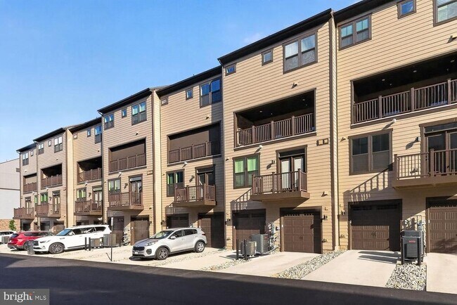 Building Photo - 1654 Kirkman St