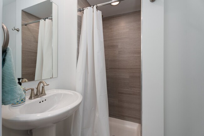 Building Photo - 1907 Swales Ct