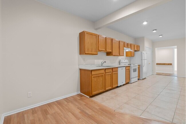 Building Photo - 47 Clapboard Hill Rd