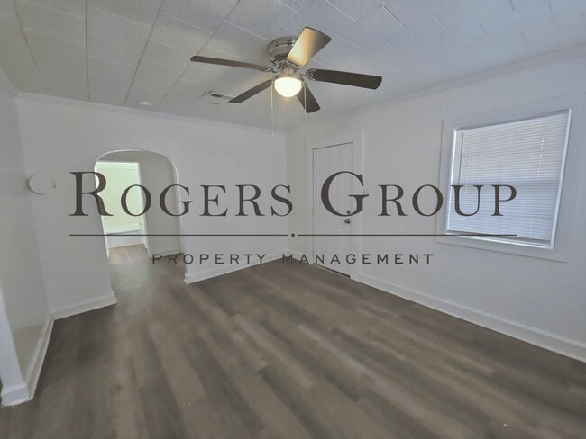 Building Photo - 926 Gay St