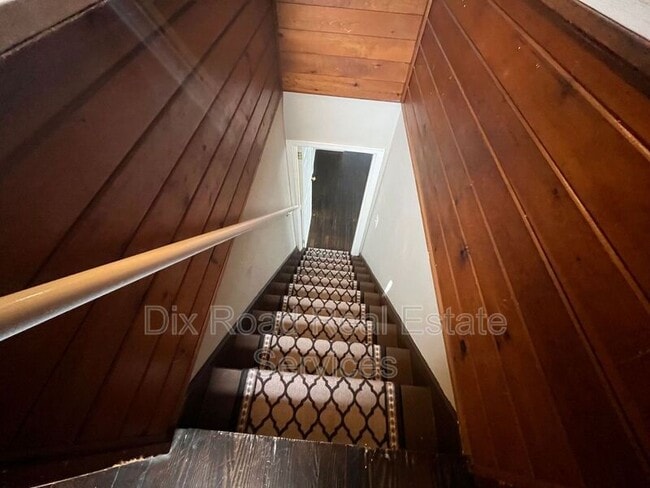 Building Photo - 144 Niagara Ave