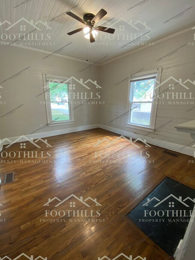 Building Photo - 800 Linley St
