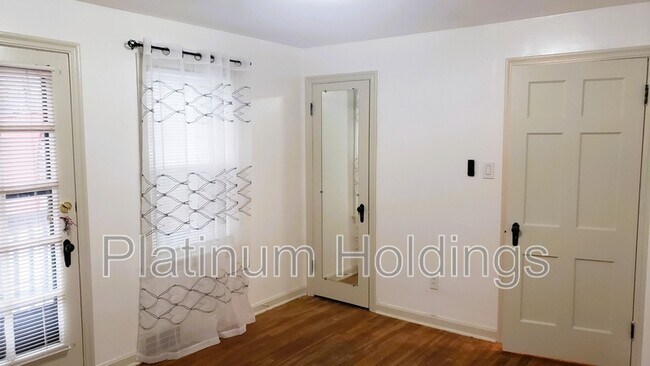 Building Photo - 3781 Northwood Rd