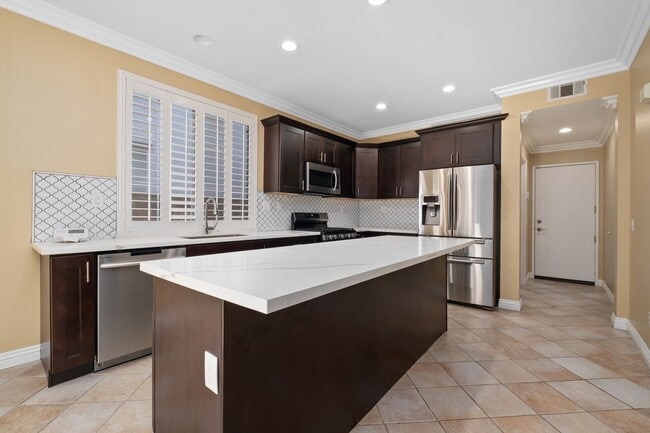 Building Photo - Charming 3-Bedroom | 2.5 BTH Home in Prime...