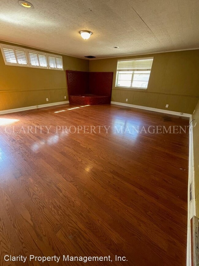 Building Photo - 3 br, 2 bath House - 917 Towanda Trail