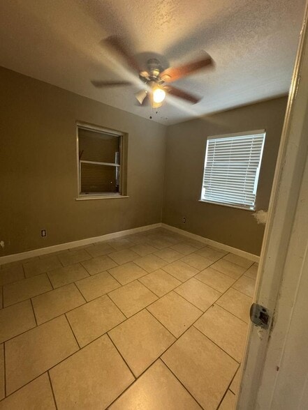 Building Photo - 2320 Cypress Rd